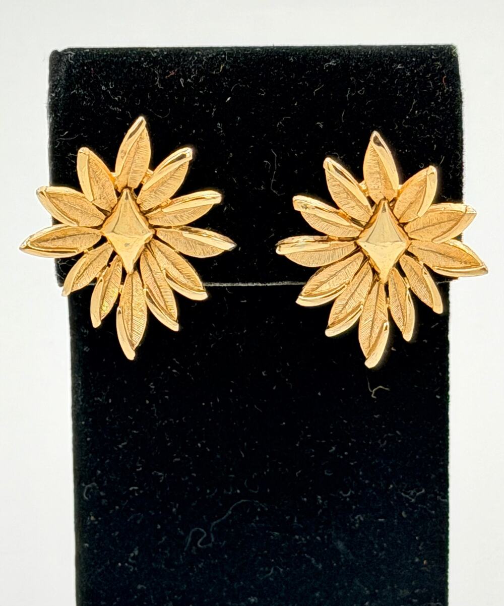Vintage CROWN TRIFARI Diamond Shape Gold Tone Starburst Clip Earrings